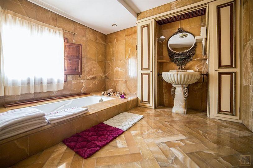 西班牙布拉瓦海岸麦斯库伦尼斯别墅浴室