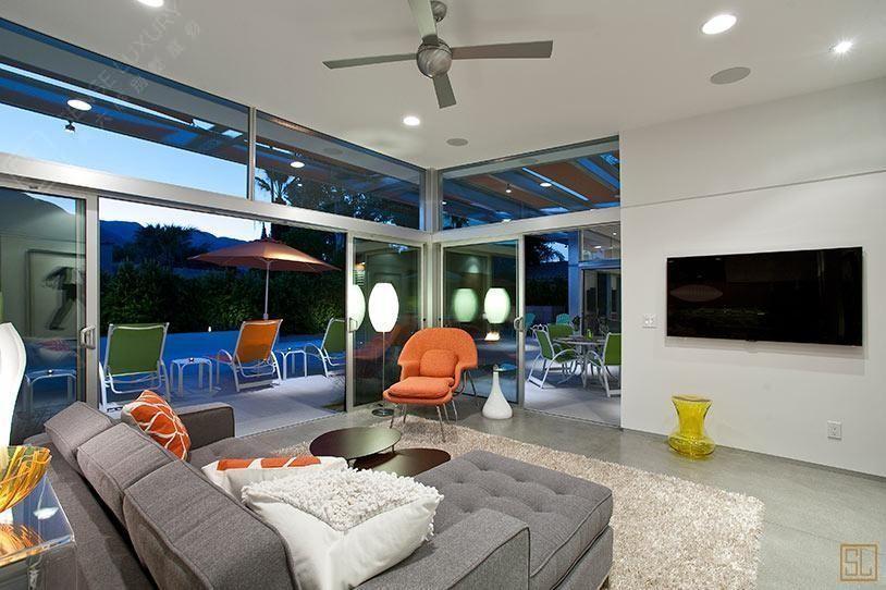 美国棕榈泉现代空间别墅电视