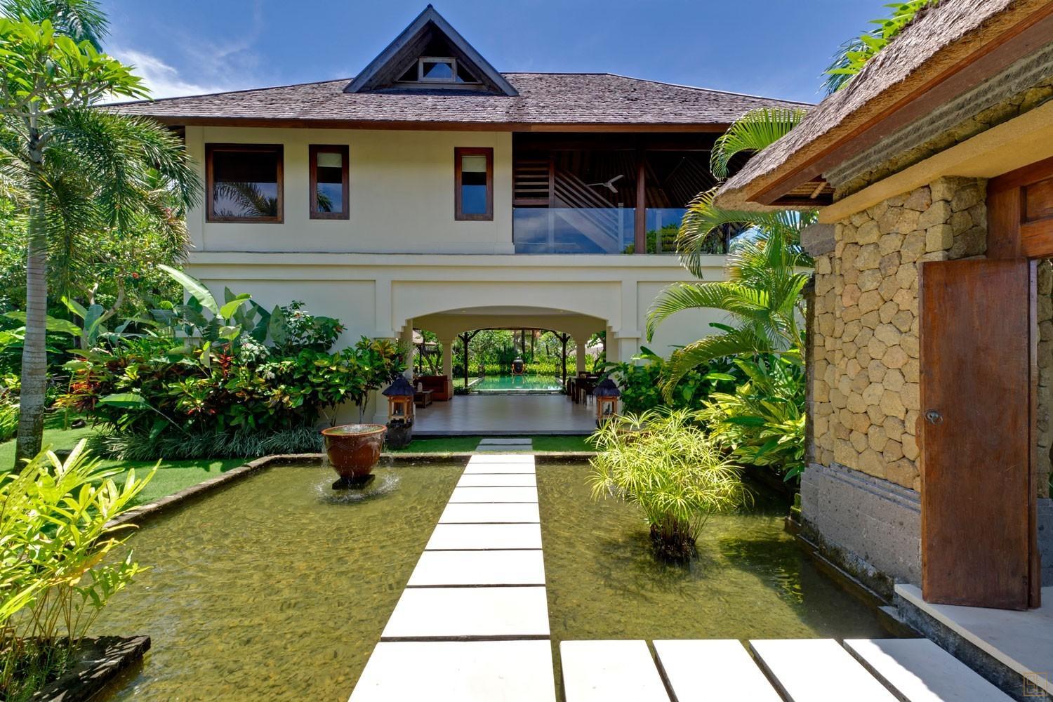 印尼巴厘岛阿斯马拉别墅庭院