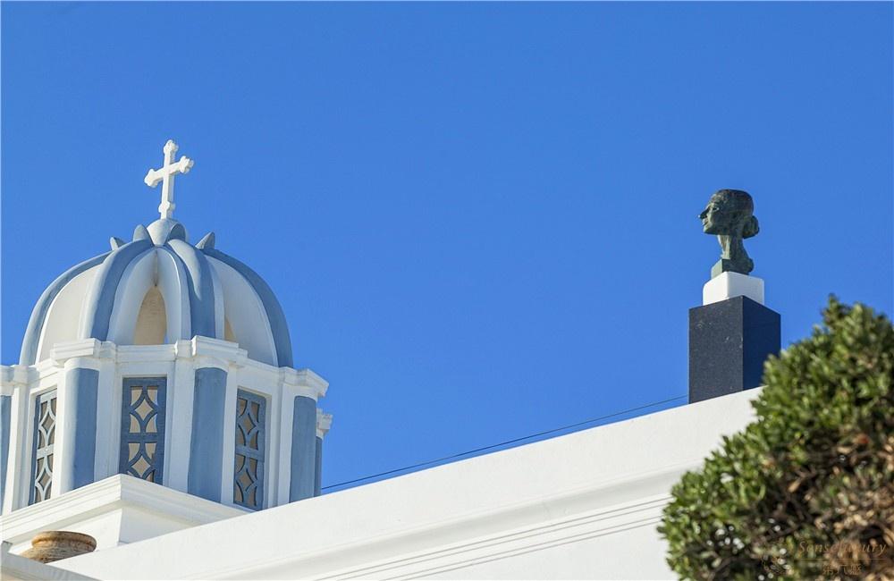 希腊圣托里尼岛努里耶夫别墅屋顶