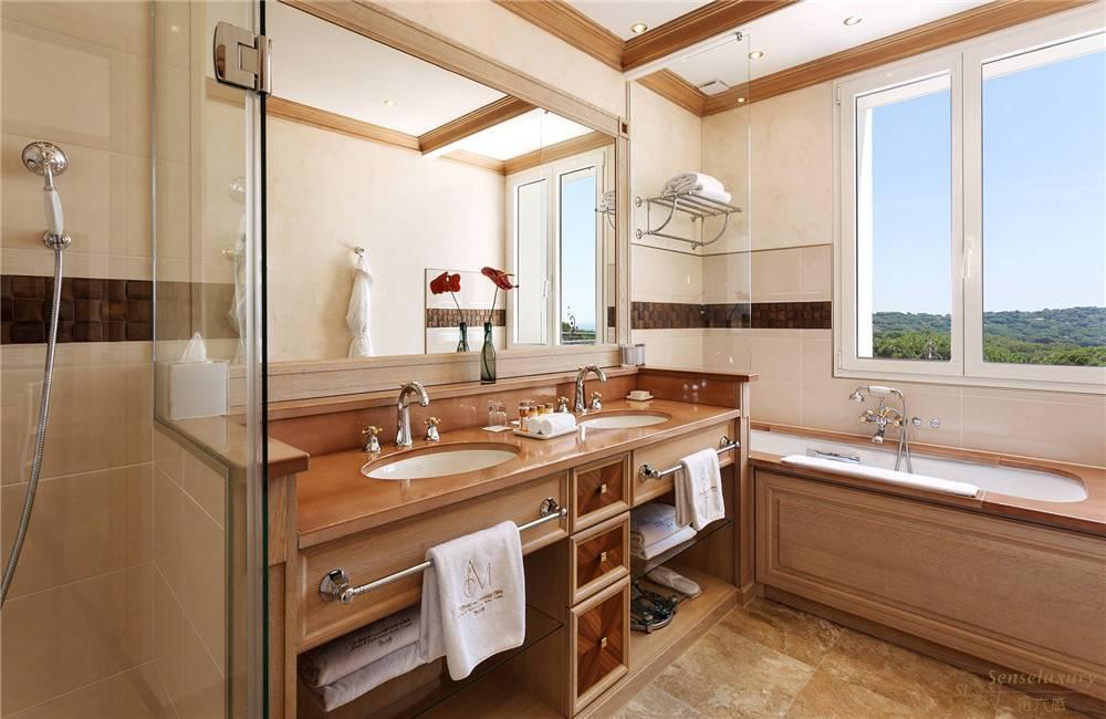 法国里维埃拉圣特罗佩梅塞狄叶尔酒店盥洗室
