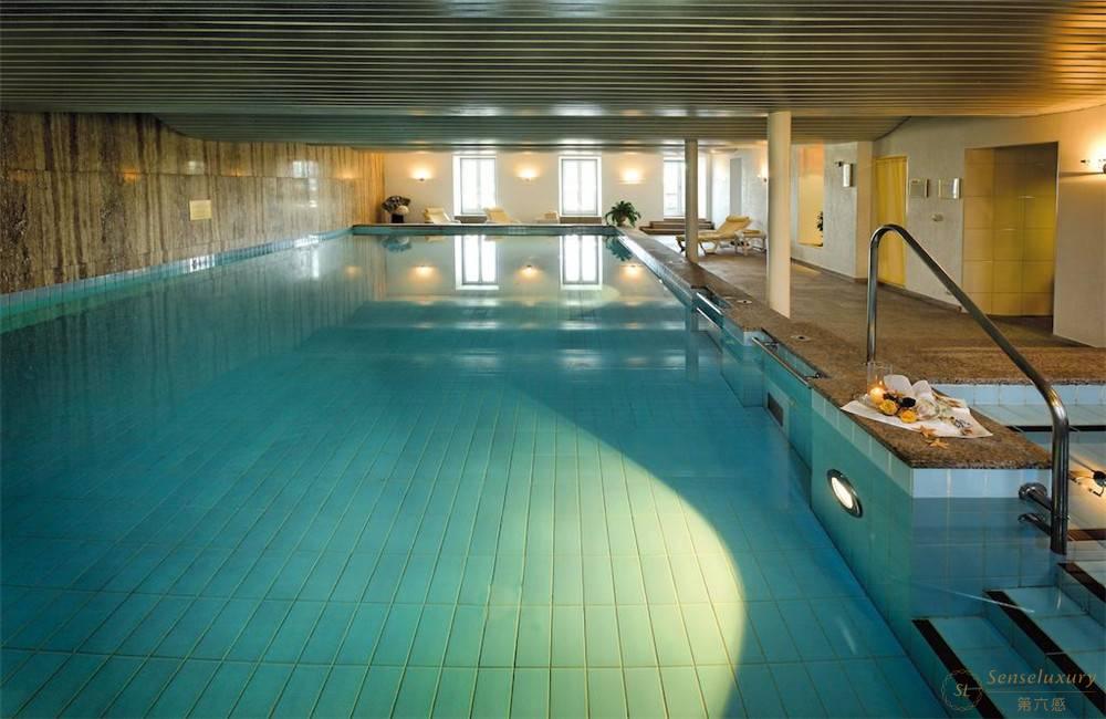 瑞士卢塞恩国家酒店无边泳池