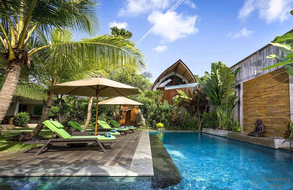 巴厘岛水明漾巴巴格别墅泳池