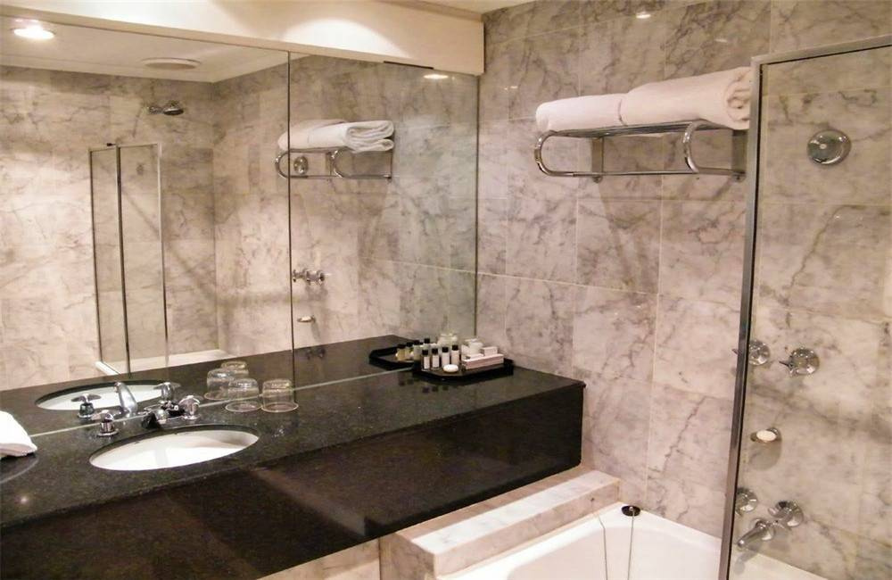 The Hotel Windsor - Photo 13