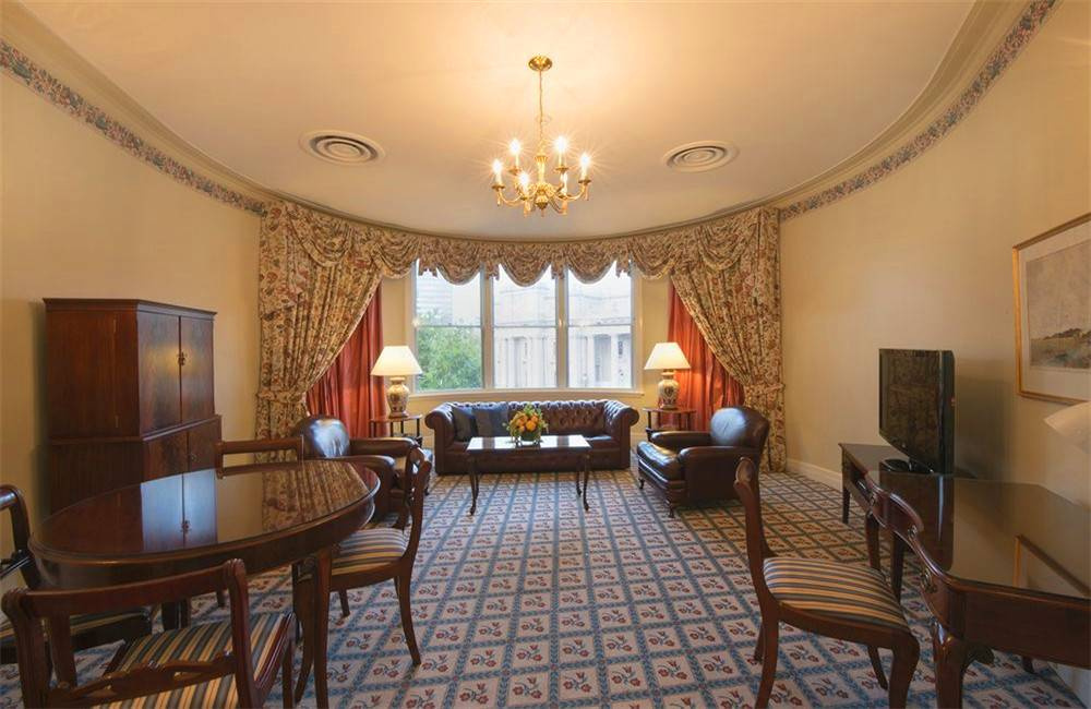 The Hotel Windsor - Photo 9
