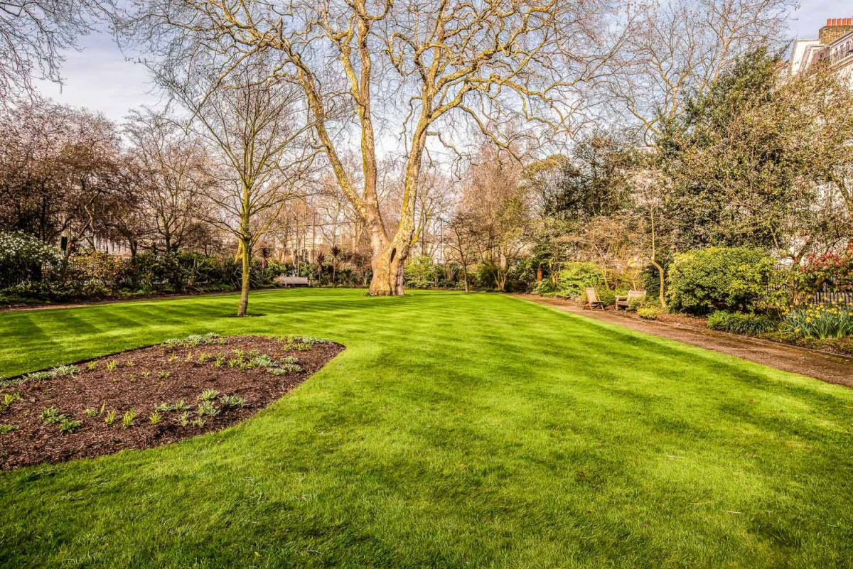 Eaton Square - Photo 25