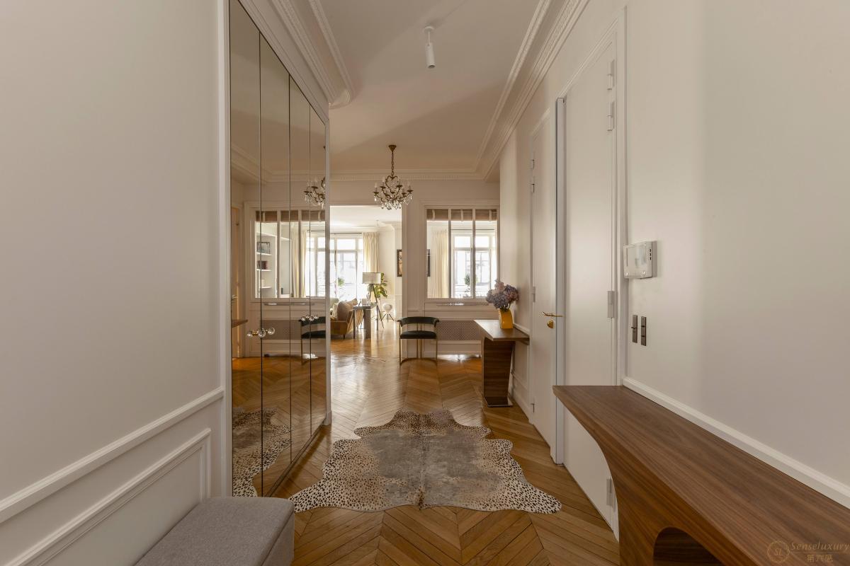 Avenue de Camoens Apartment - Photo 9