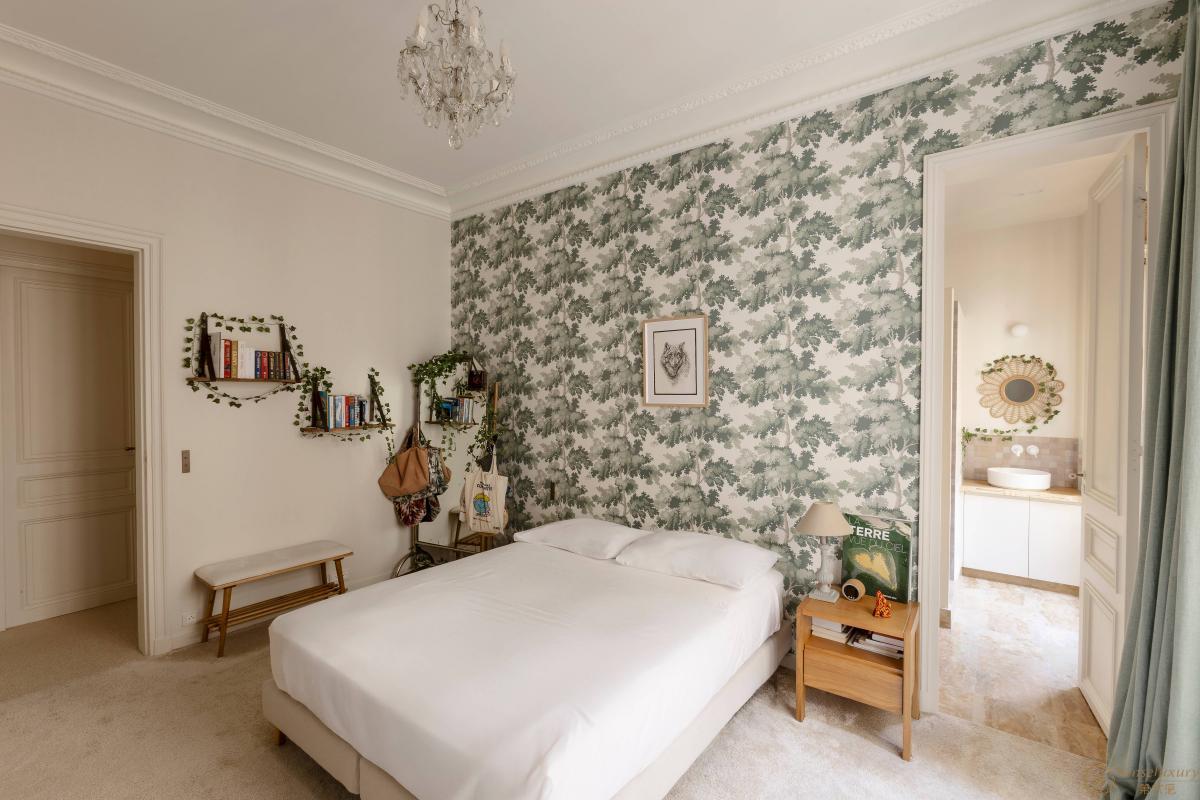 Avenue de Camoens Apartment - Photo 21