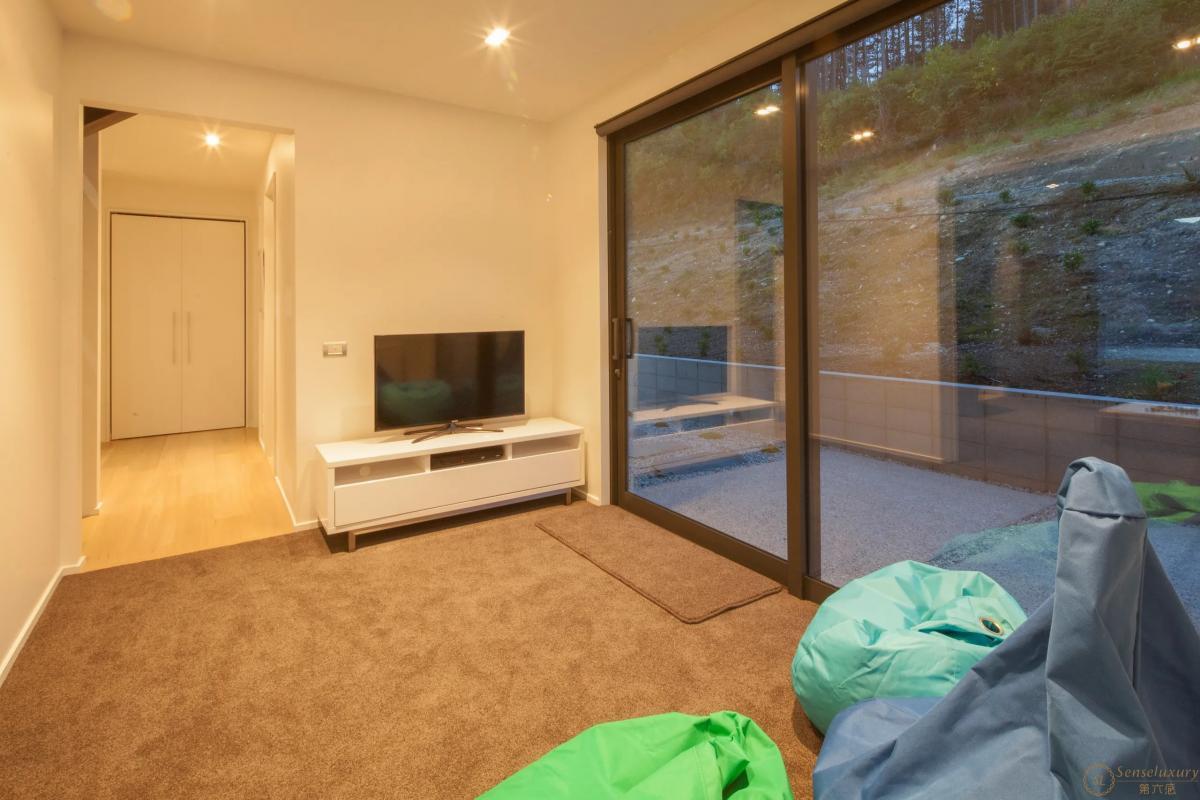 Altitude Luxury - Photo 17