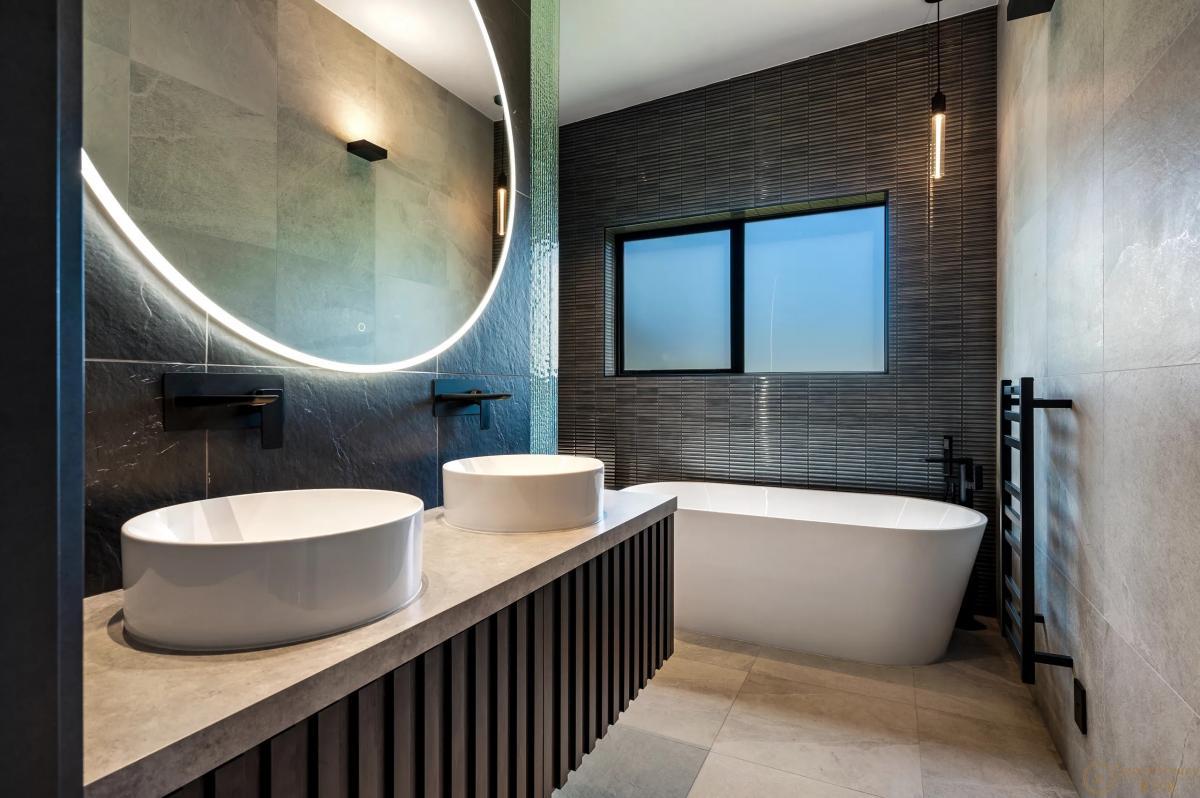 Riverbank Luxury - Photo 37