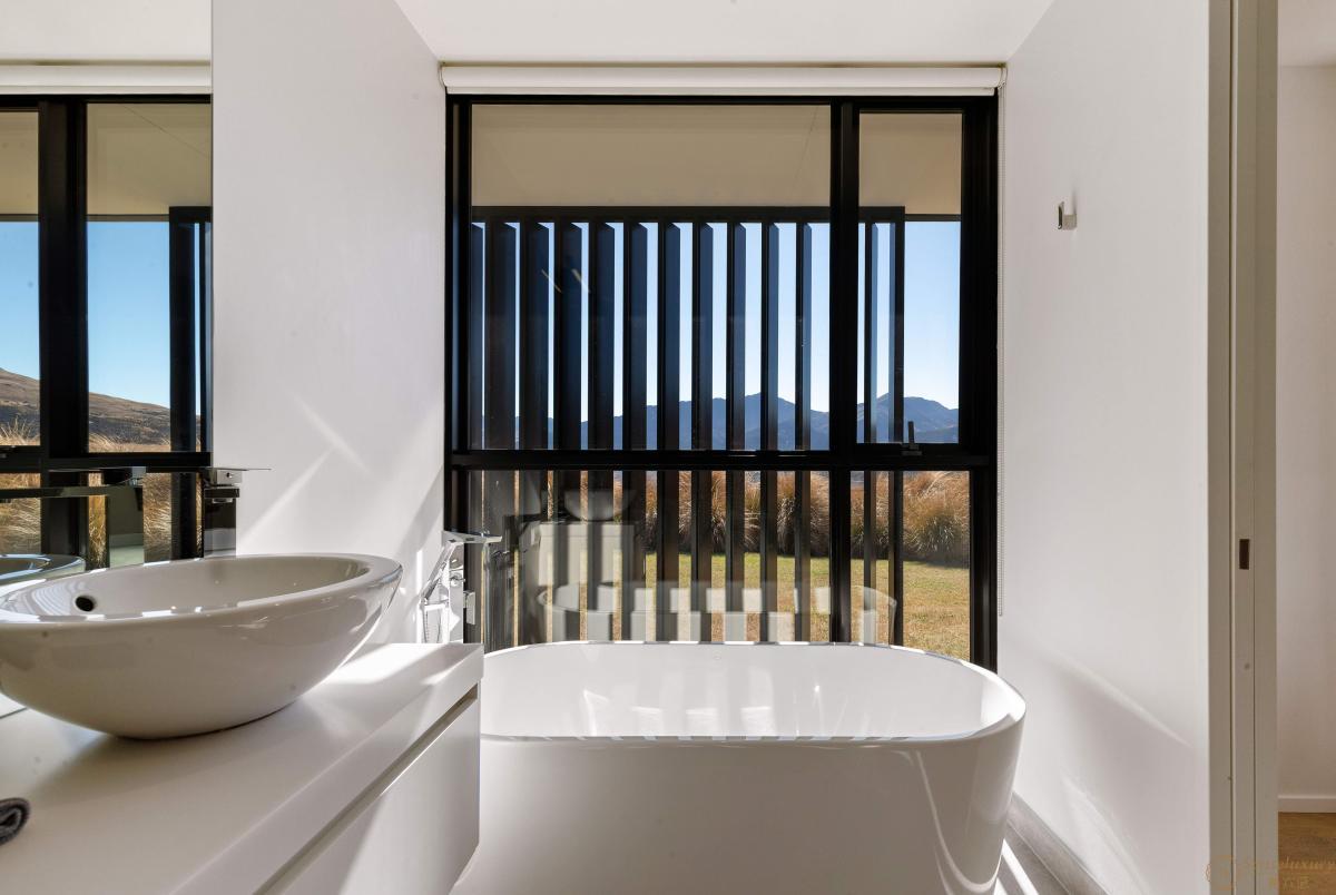 The Lake House - Photo 21