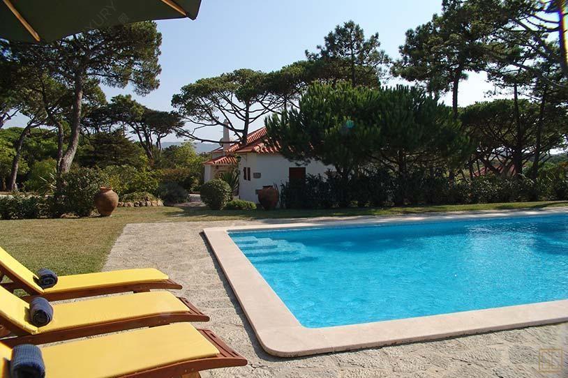 葡萄牙里斯本大西洋青松别墅泳池太阳椅