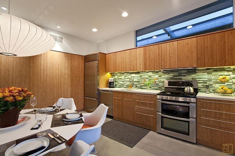 美国棕榈泉现代空间别墅厨房