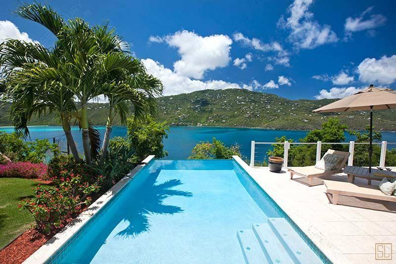 加勒比圣托马斯岛远处别墅泳池海景