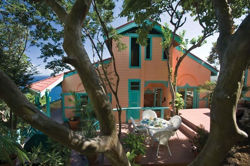 加勒比圣托马斯岛海之彩别墅露天用餐区