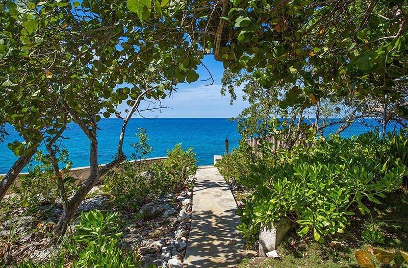 加勒比牙买加水畔悬崖别墅码头