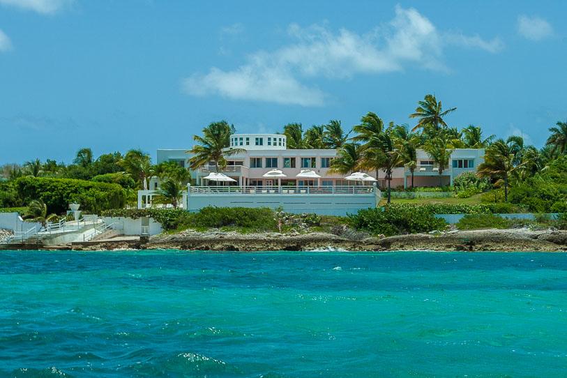 加勒比安圭拉天堂度假别墅远观全景