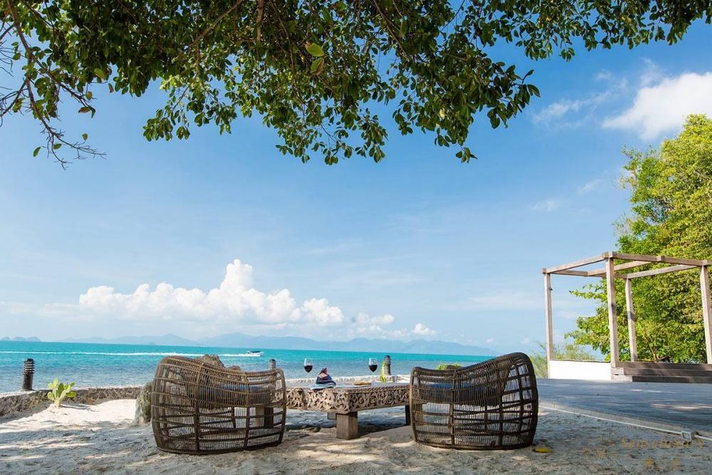 泰国苏梅岛瑞瓦别墅海滩休息区