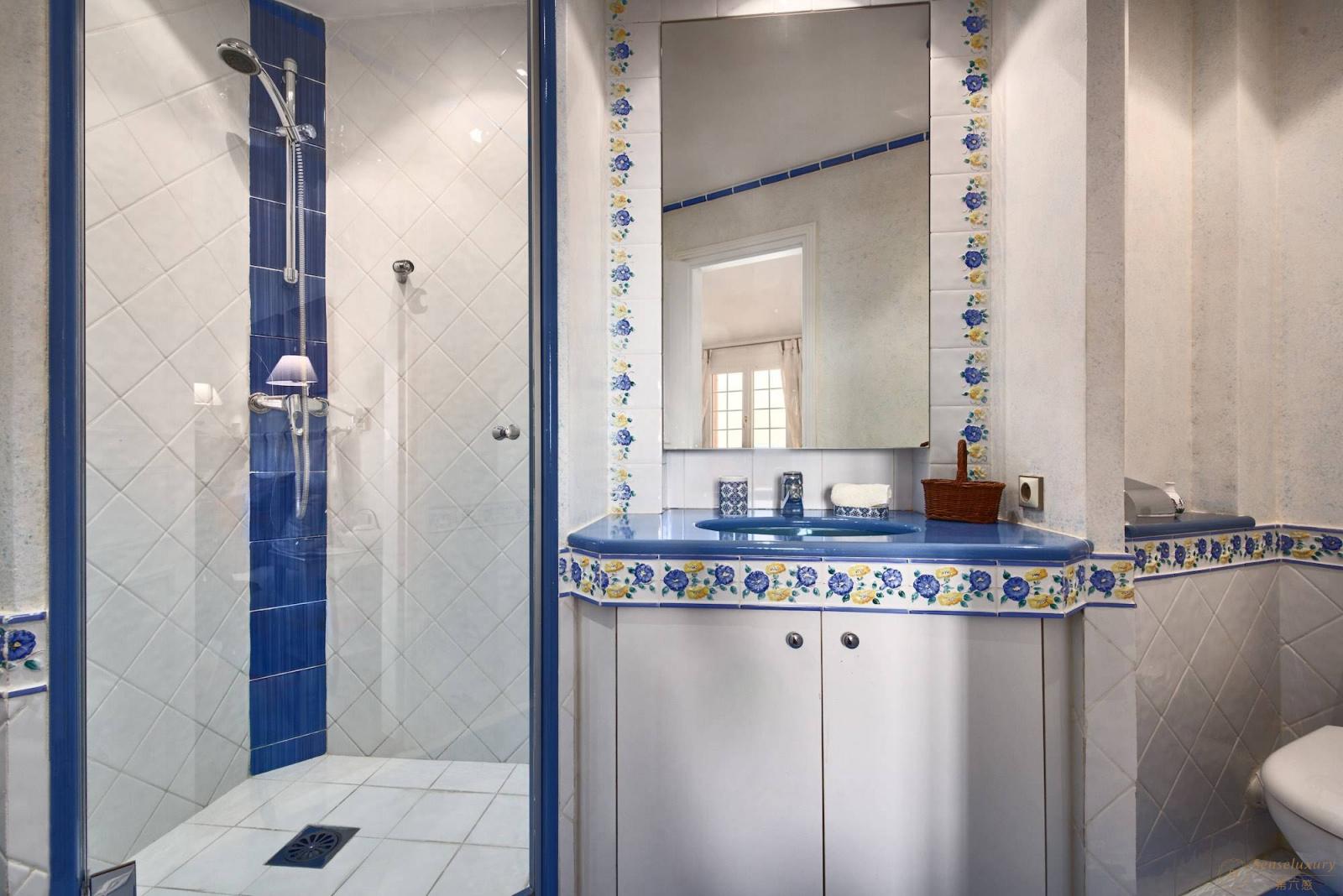 蓝色海岸别墅——浴室